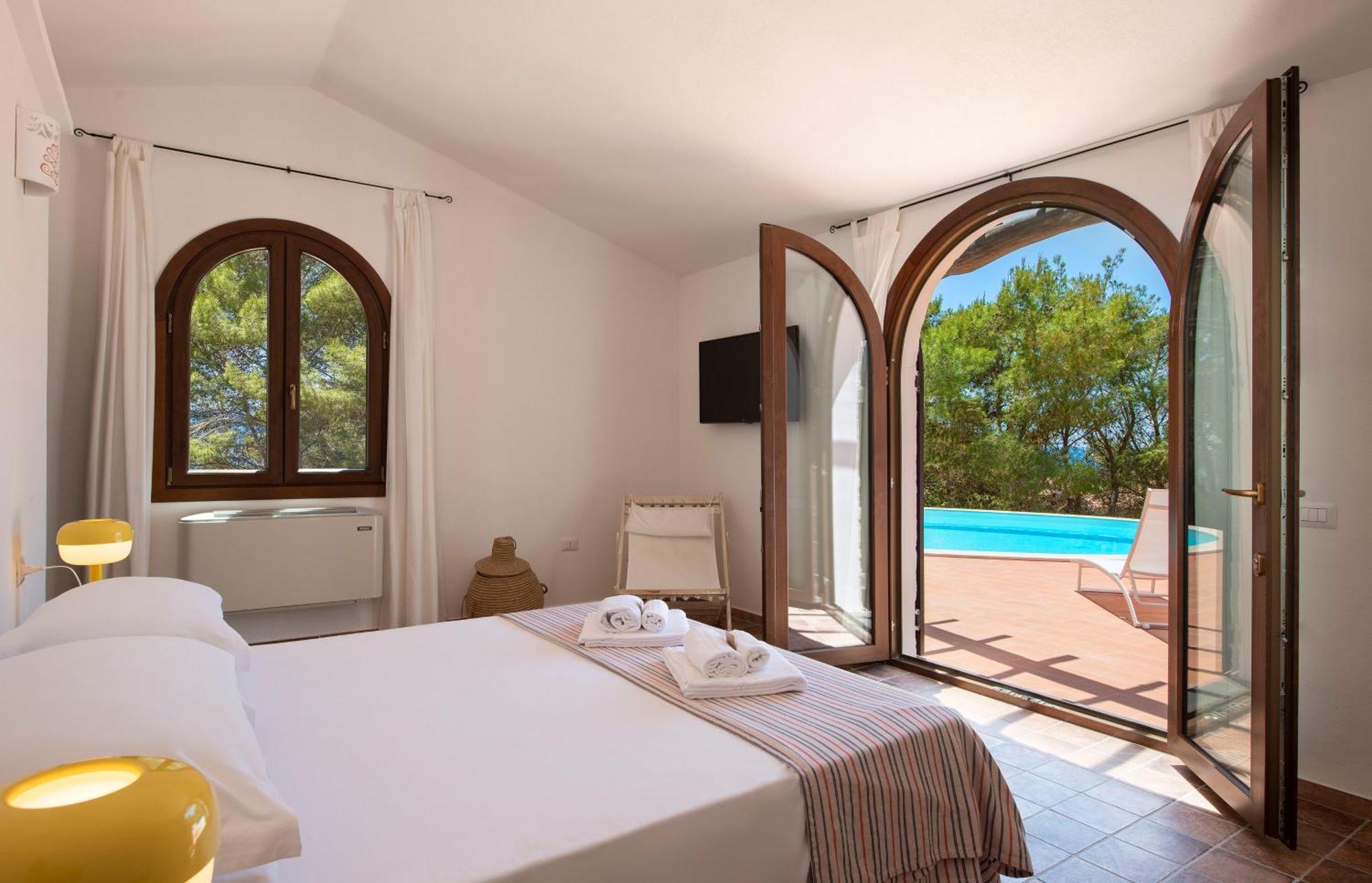 Villa Eliana Sul Mare Porto Pino Exterior photo